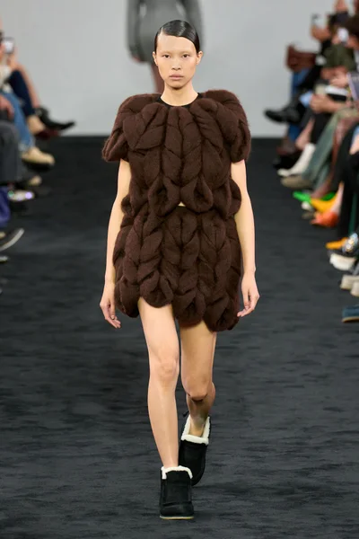 Look 4